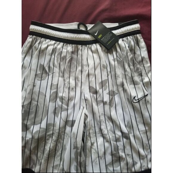 Nike Men's All Over Print Shorts size Medium - Picture 12 of 12